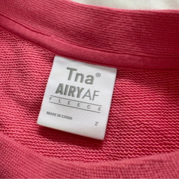Pink Aritzia TNA Cropped Crewneck Size Small - Picture 4 of 5